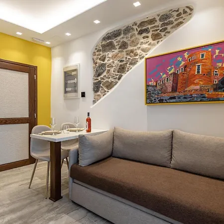Mariet Naxos &